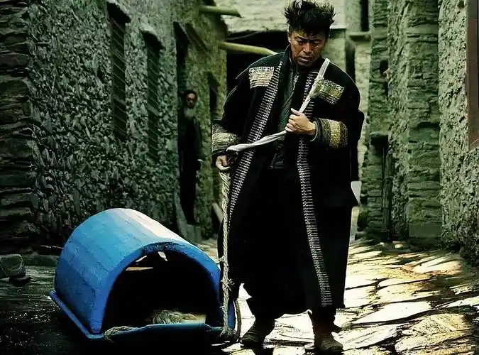 黄渤演技的巅峰之作,剧情全尺度,穿透人性的黑暗_长寿镇_医生_电影