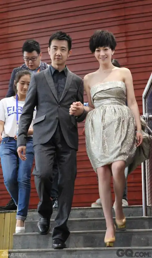 李小冉最终嫁了男闺蜜 鄢颇你后悔吗?