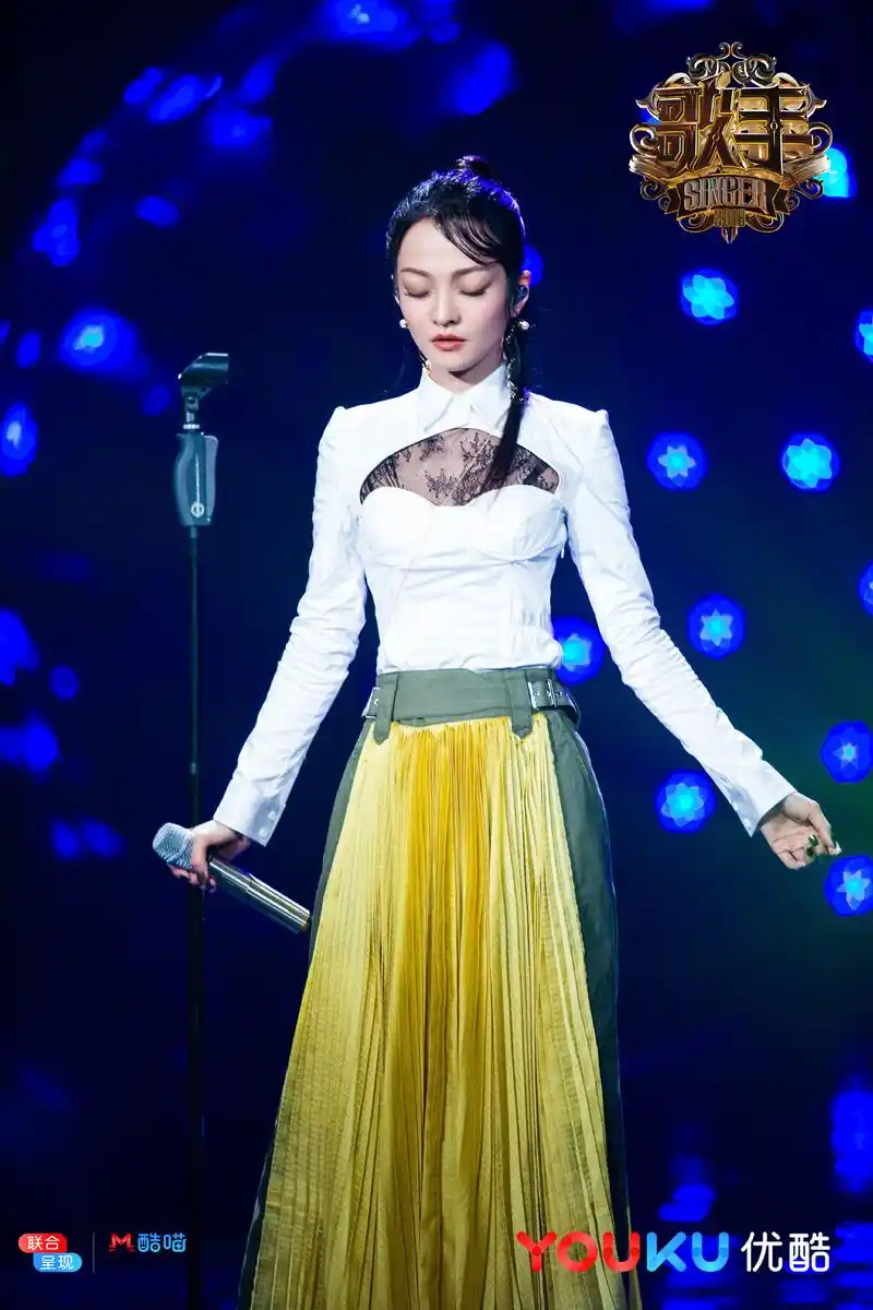 想知道她的大招是什么,锁定周五晚优酷,准备好接住小仙女张韶涵的杀手