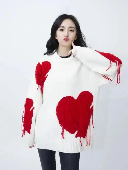 红配白对比强烈清新艳丽,令人觉得赏心悦目