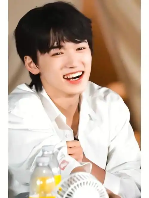 时代少年团宋亚轩  #宋亚轩笑起来很好看,很甜.