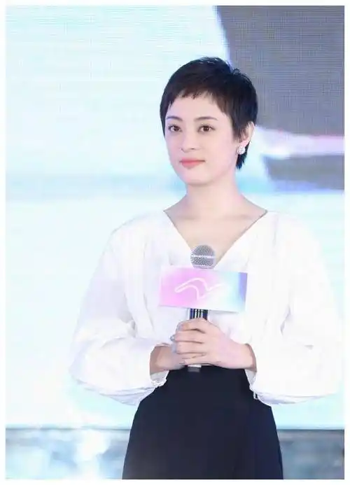 孙俪新发型嬛嬛展示网友点赞放飞自我邓超羡慕称赞