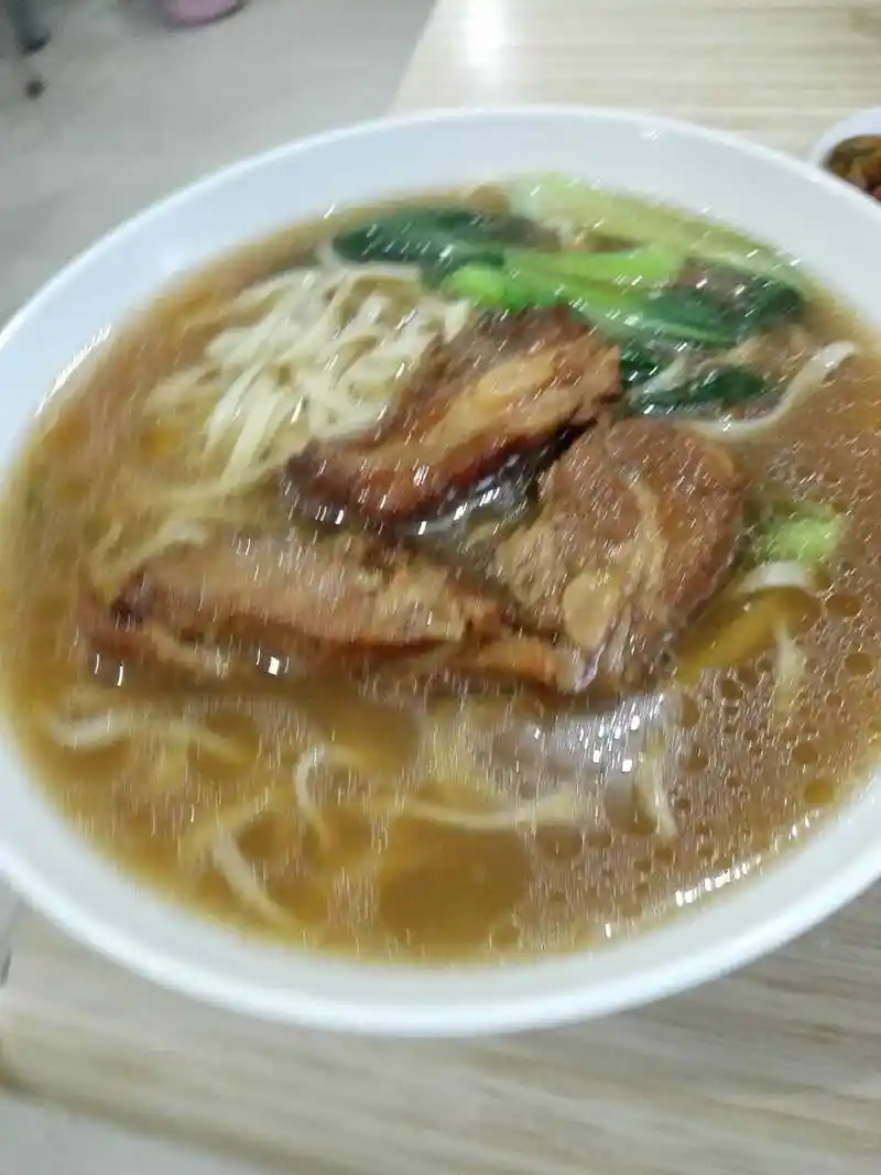 很好吃,来吃了很多次了,有时候来晚了还没面了,卖的很火,西红柿鸡蛋的