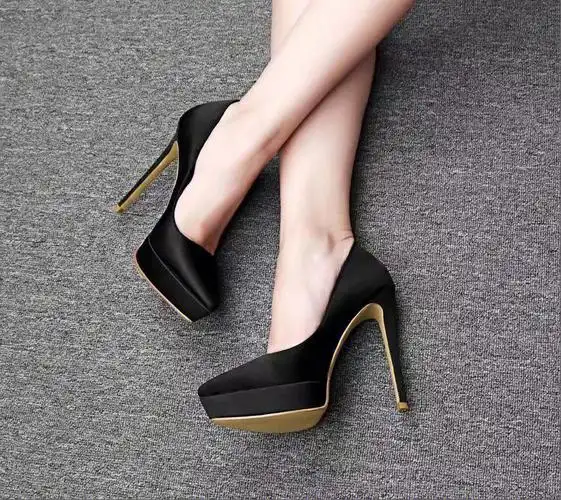 恨天高防水台高跟鞋👠