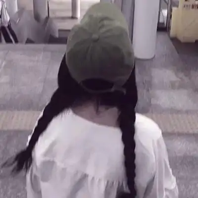 双马尾可爱女生背影头像