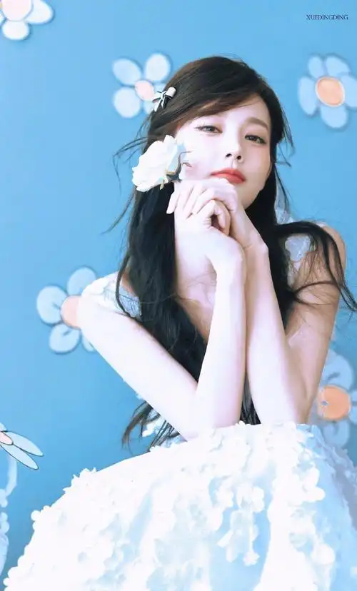 李一桐纯白花嫁妆