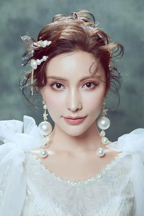 修图师郭意的化妆造型作品《2020.7.3-美妆修图》