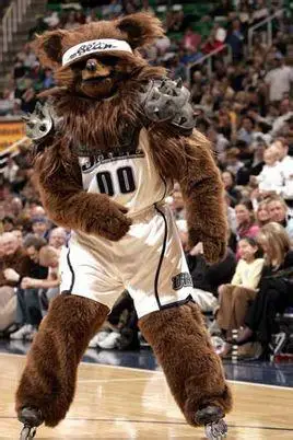 爵士熊,爵士队吉祥物.爵士熊出生在北部犹他州的高高的wasatch山上.