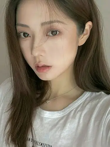 今日份自拍直男最爱的伪素颜妆!