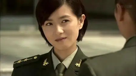 火凤凰:万茜客串雷战妻子,一颦一笑太迷人了,难怪雷战难以忘怀