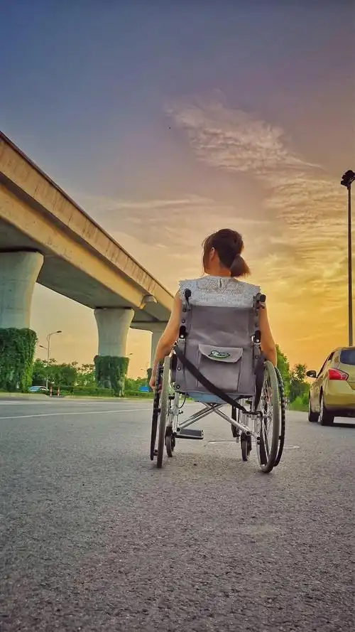 感动千万人的无腿女孩你积极向上的样子真美