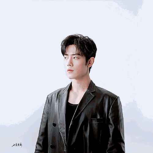 日常见肖战##肖战黑色皮衣#    窒息了有木有?黑皮衣拽冷酷帅!