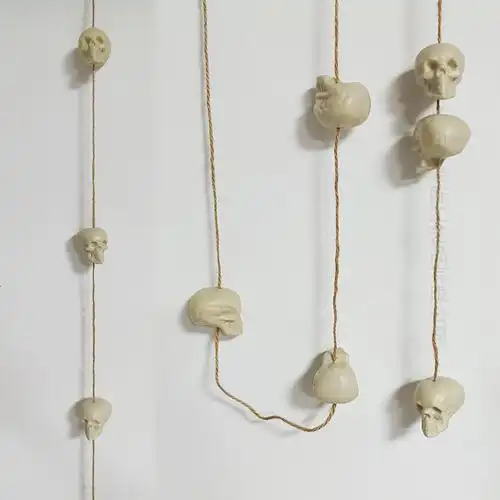 小鬼头串挂饰骨头串吊绳整蛊恐怖鬼屋场景布置活动节日万圣节装饰骷髅