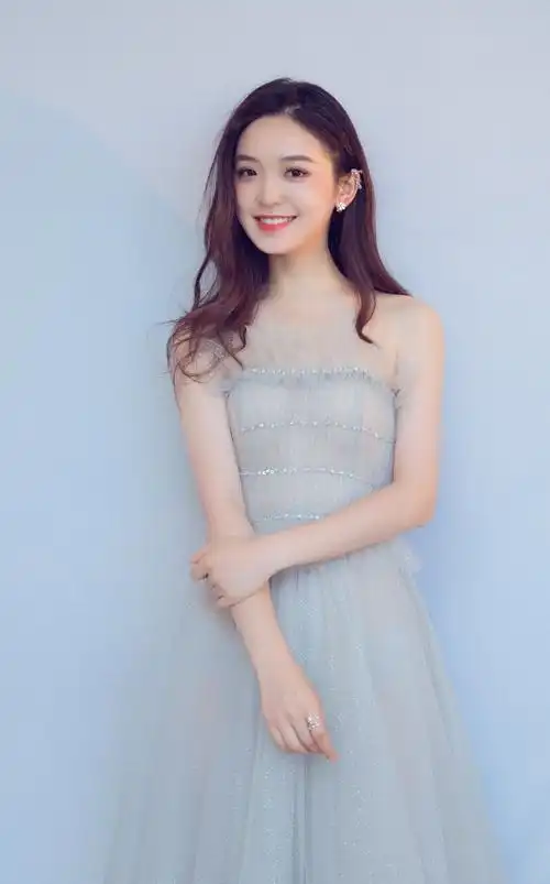 p data-id="gocmgcdyuc">金美辰,本名金雯昕,曾用艺名金沫汐,出生于