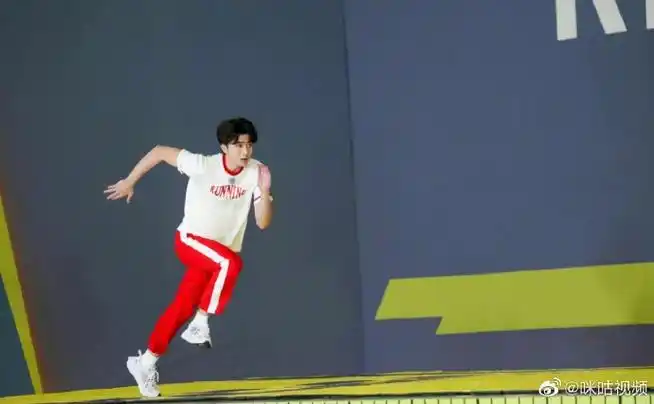 运动系男生的魅力##蔡徐坤717演唱会一周年