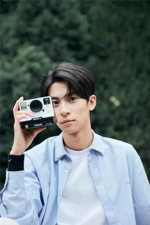 国民校草闫睿豪写真 明朗青涩的夏日少年