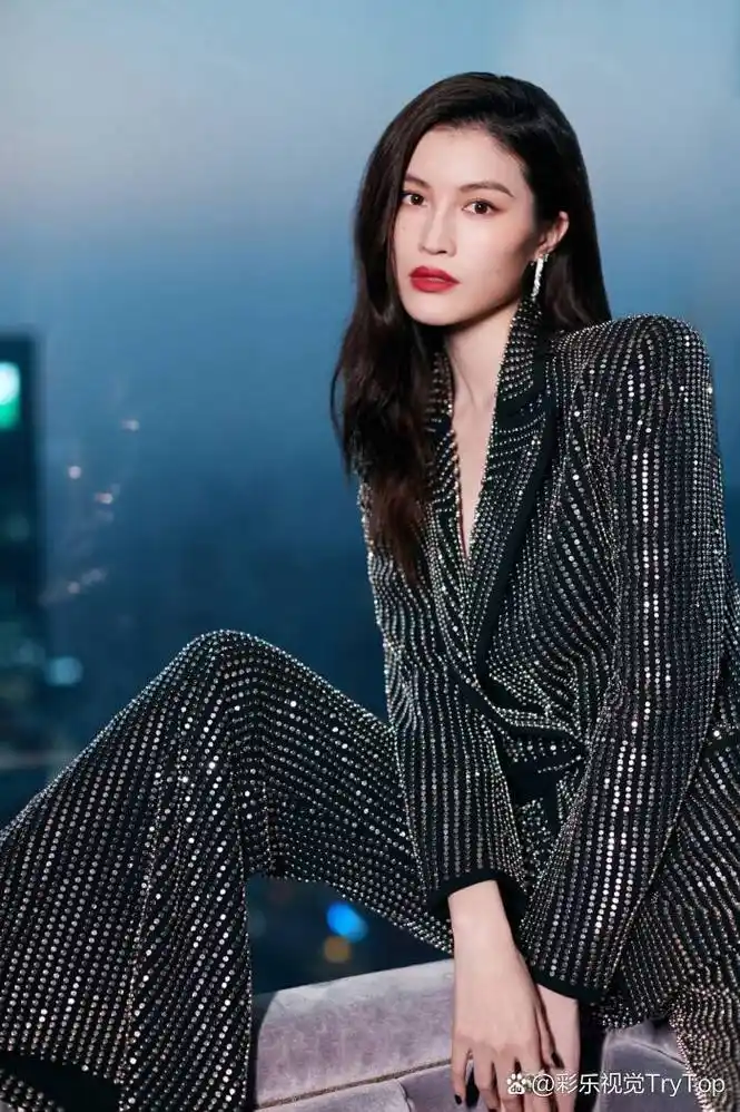 跑男8蔡徐坤何穗堪称养眼组合