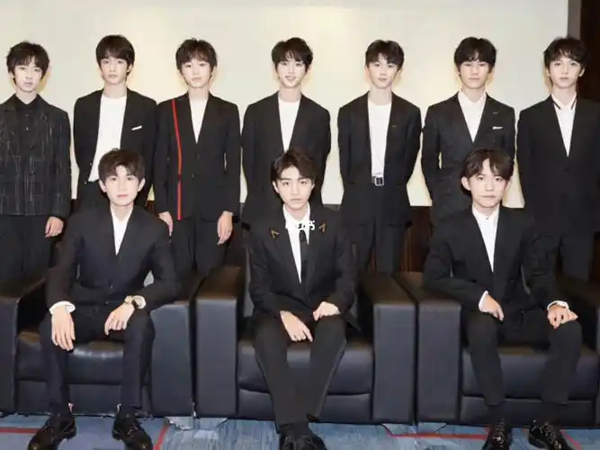 一代顶流,二团正在努力发展,三代也要为出道做准备,四代也开始接力棒.