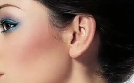 如何从耳朵面相看出你的恋情_达一风水网