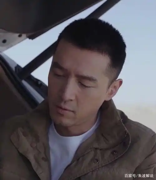 板寸是男明星的"照妖镜":胡歌变成了硬汉,蔡徐坤颜值是一般人