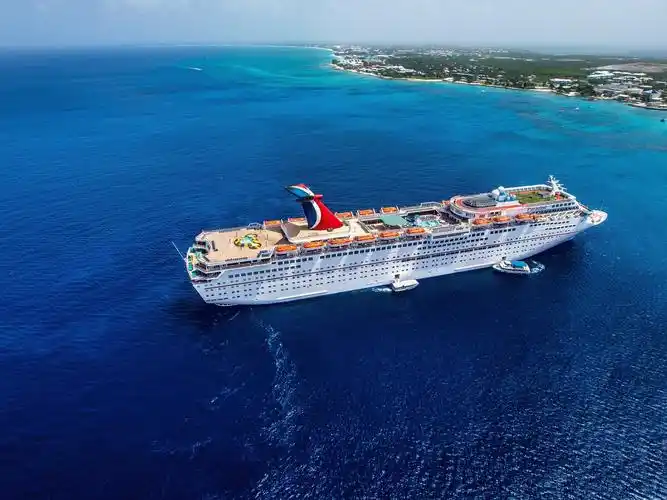 大的船,蔚蓝的大海,海岸 壁纸