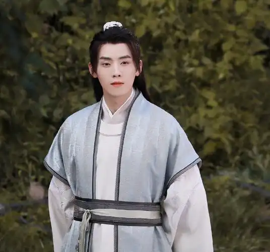 任豪眼神戏细节#情深不敌天降,任豪饰演的卓文远简直就是心目中的白