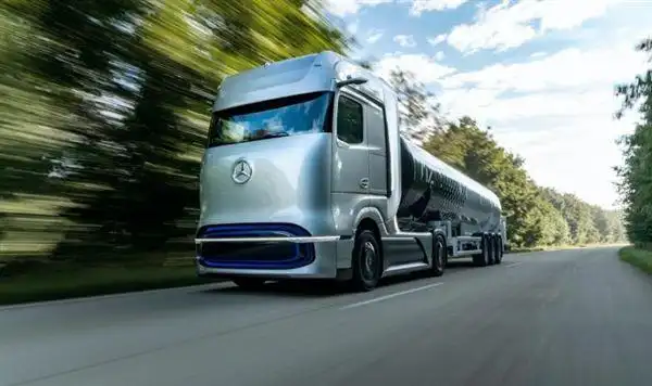 奔驰氢燃料电池概念车首发续航可达1000公里