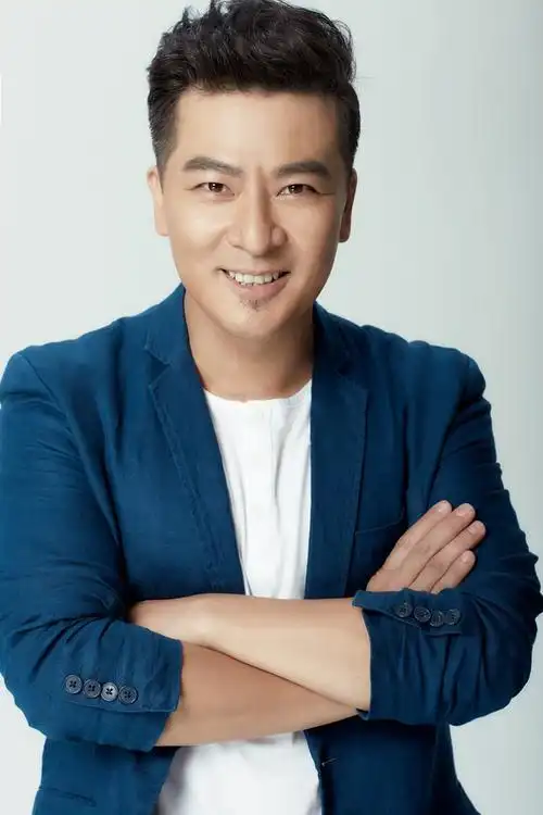 于毅给人的感觉就是既帅又有点坏坏的,着实把我迷住了