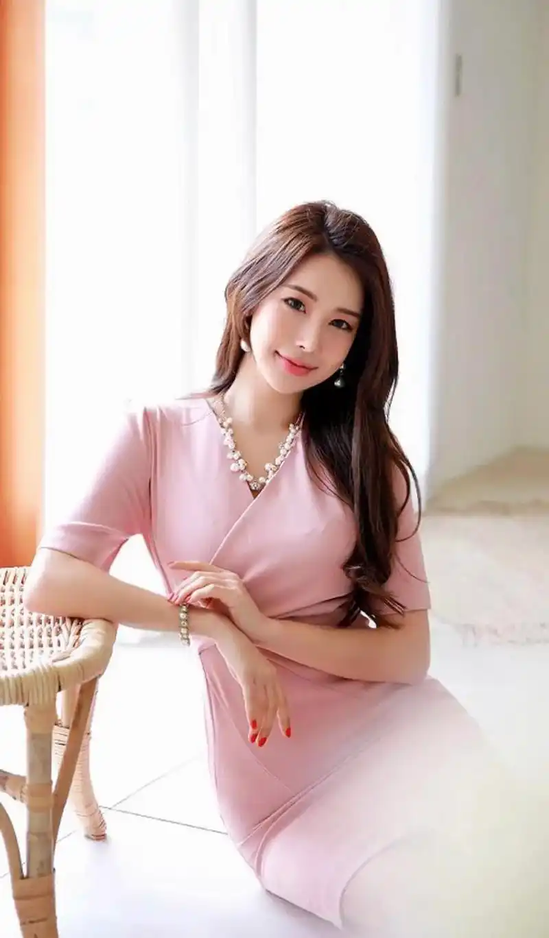 韩国美女朴多贤眉目如画,娇艳如花,美不胜收