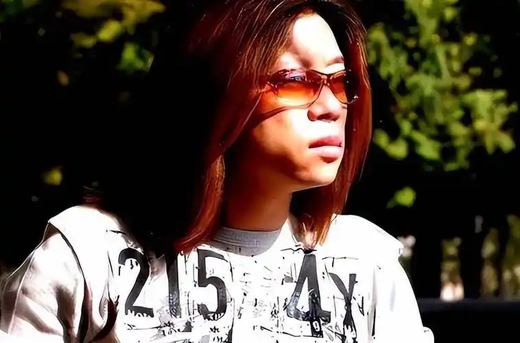 《让世界充满爱》郭峰:用歌曲鼓舞无数人,自己61岁却