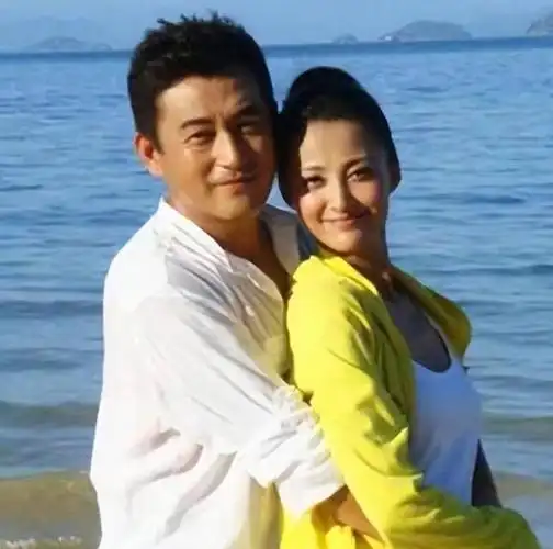 突然之间发生了翻天覆地的变化,王志飞决定和李健离婚