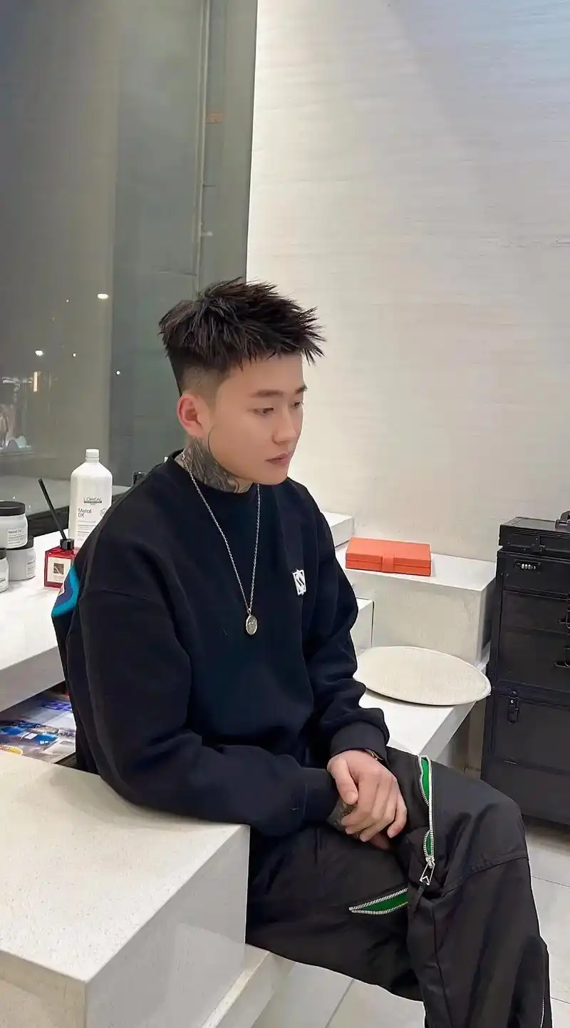 今日图片 分享凌乱短发#男士发型 #男士烫发 #男士发型设计 - 抖音