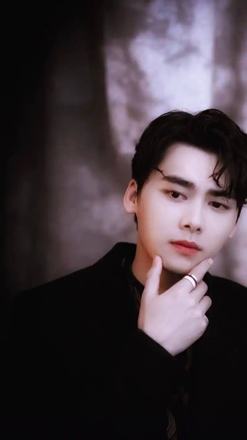 李易峰绯闻无数只公开承认一人心碎的爱情