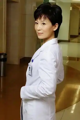 产科医生将播钱洁产后复出演绎医疗大剧