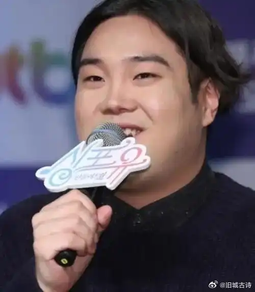 发胖脸肿成个大馒头还有广告拍的照片,瞬间李敏镐被不少网友吐槽油腻