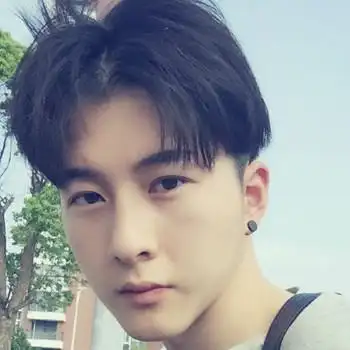 男生中分发型怎么弄 好看的男生中分发型图片