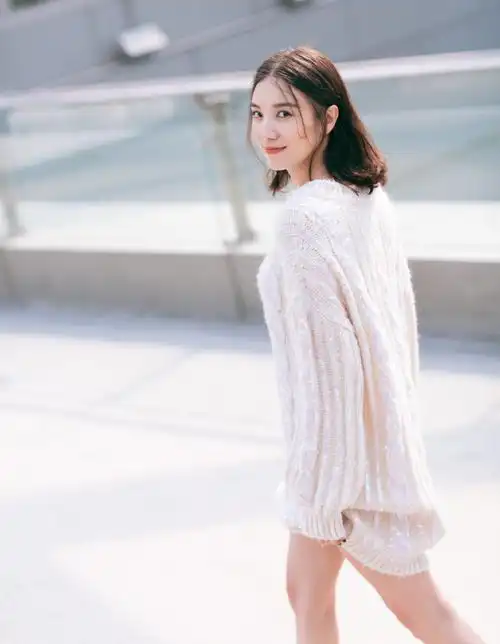 宋佳亮片毛衣温柔气质图片57