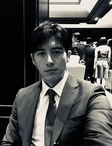 韩国老牌男演员高修放现在就是顶级爱豆脸没大火简直天理难容