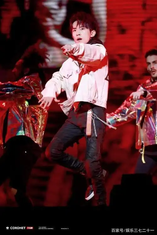 有一种中毒叫当易烊千玺跳舞时,哪怕是妖娆的女团舞