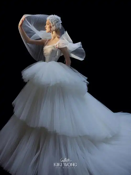 中世纪的宫廷复古婚纱78一半华丽一半少女