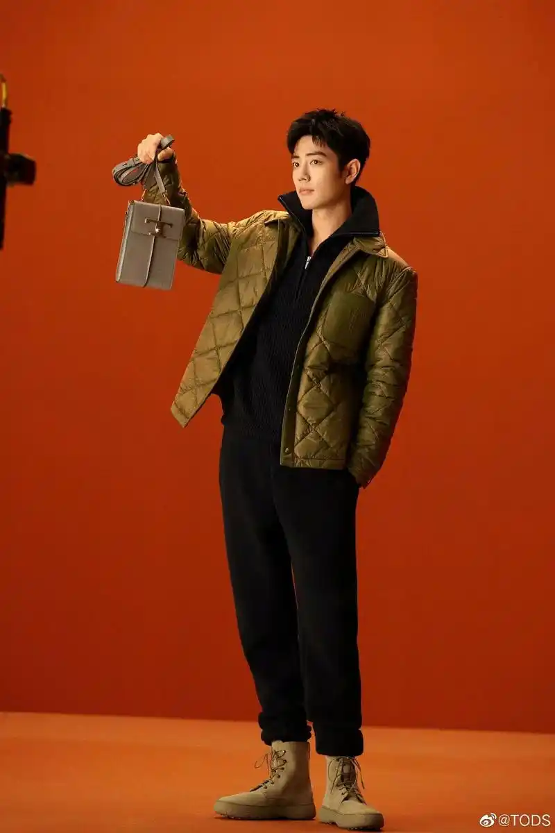 肖战 超模战,这气质,完美的身材比例,代言人好帅好帅.#肖 - 抖音