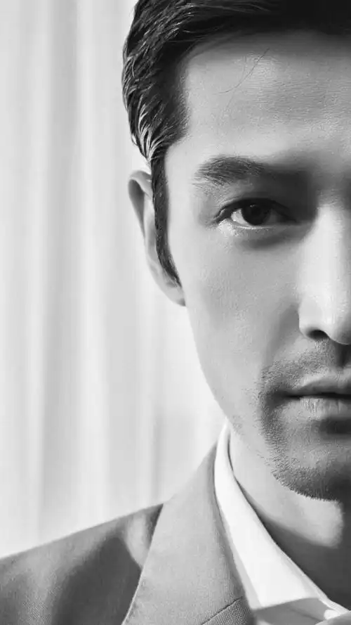 是天真孩童,亦是苦行僧,37岁的胡歌,为何成为无法归类的明星?