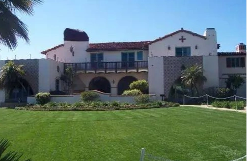 晒晒蔡徐坤的豪宅:房子外墙都刷了粉红色,生活过得太有钱了