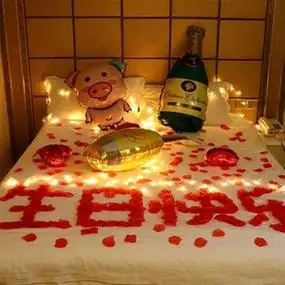 床上酒店布置告白制造生日快乐摆件男友惊喜装饰品玫瑰花宾馆道具