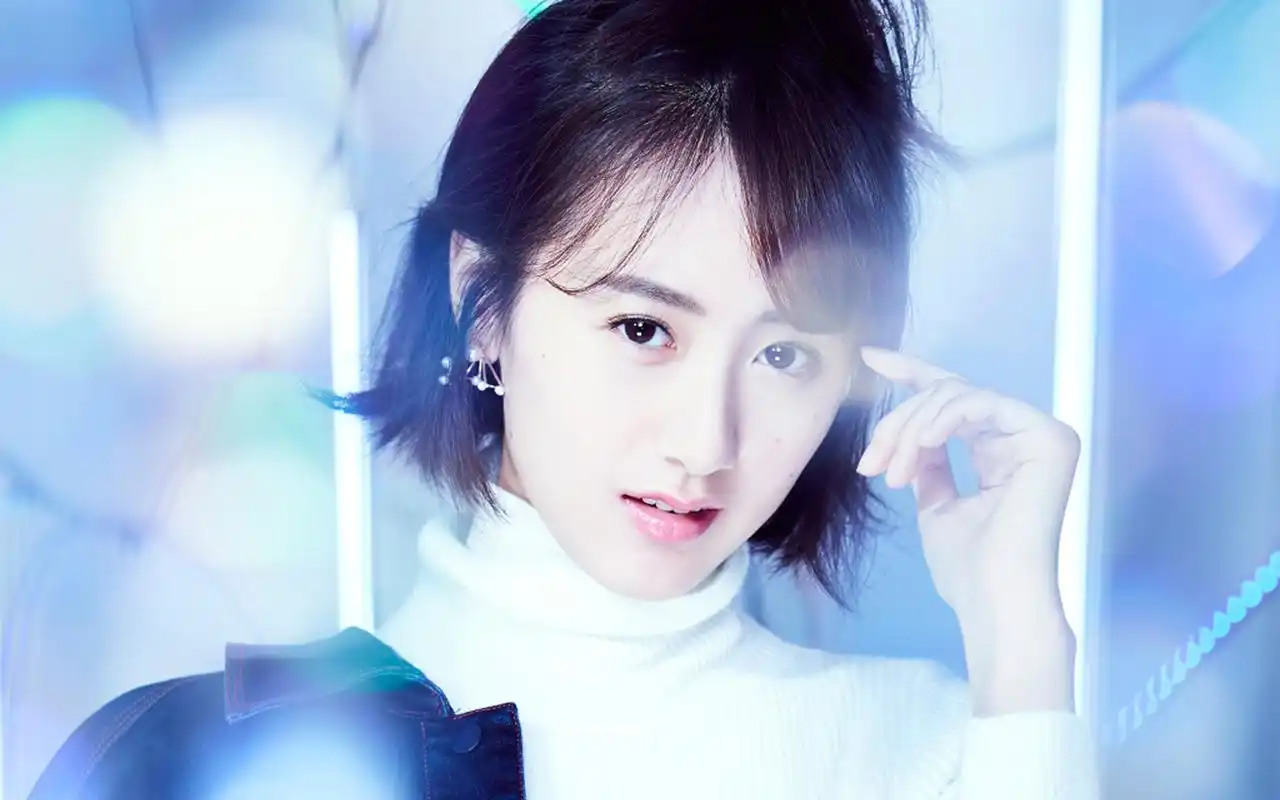 袁冰妍清新俏皮时尚写真图片桌面壁纸