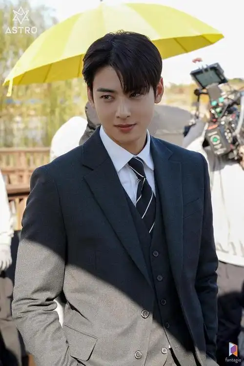 车银优韩剧中变身打伞男神网友吐槽公司提高下修图技术吧