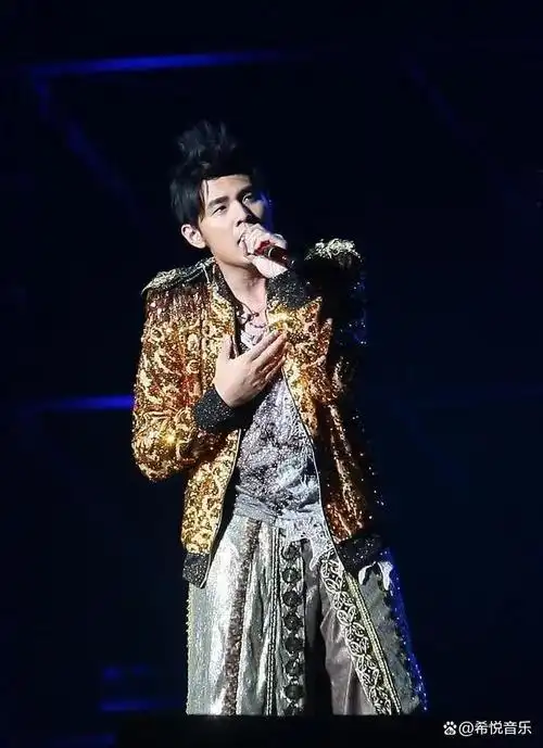 黄牛花1700元烧掉周杰伦演唱会门票,引发众多网友围观热议