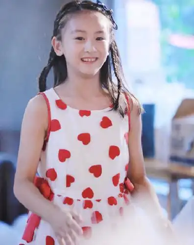 王诗龄长大后愈发的漂亮,颜值气质完全"碾压"森碟!