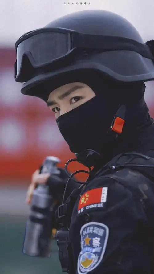 邢克垒老婆进:原来很多特警动作戏都是白敬亭亲自完成的