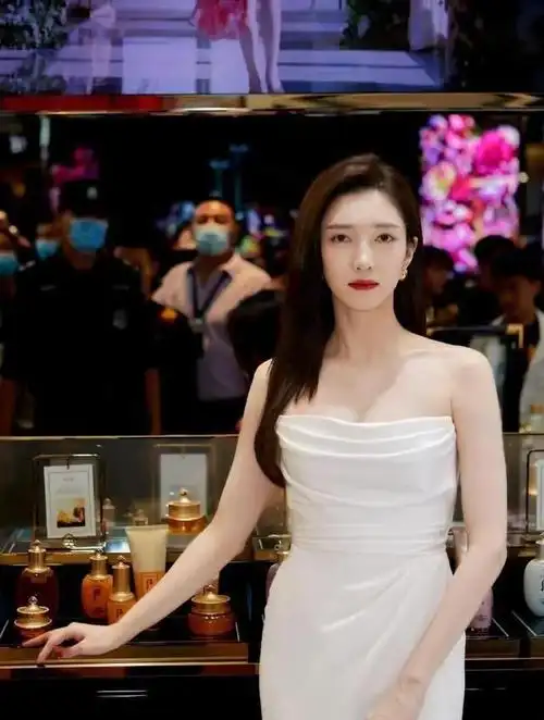 大饱眼福江疏影两分20秒不雅视频被疯传发文否认被怼真的很像